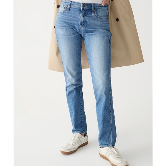 J. Crew Classic Straight Birchwood Wash Blue Jeans Size 30 - Picture 1 of 5